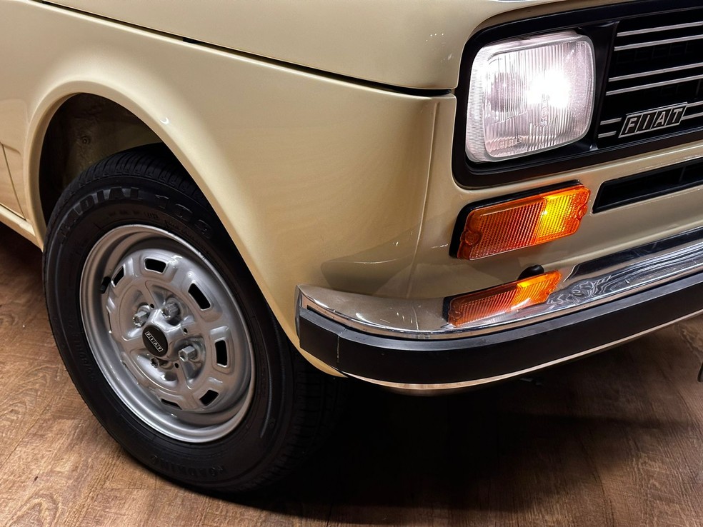 Pintura bege foi refeita; rodas são calçadas por pneus radiais — Foto:  HT Imports/@htimportscars