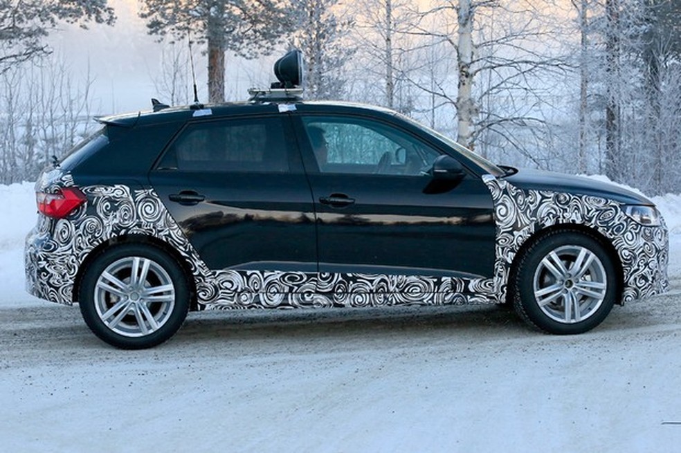 Altura de rodagem é mais elevada do que no A1 convencional (Foto: AutoMedia/Auto News Brasil) — Foto: Auto Esporte