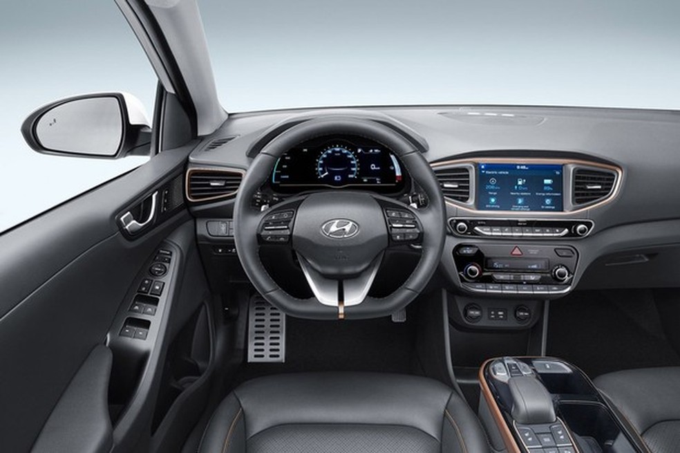 O painel tem visor digital de sete polegadas que muda de acordo com modo de condução (Foto: Divulgação) — Foto: Auto Esporte