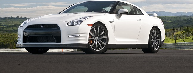 Nissan GT-R foi uma das atrações da montadora no Salão do Automóvel 2014...