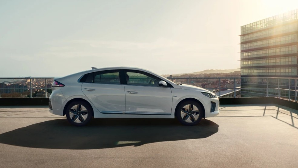 Hyundai Ioniq pode rodar até 850 km com apenas um tanque na cidade — Foto: Divulgação