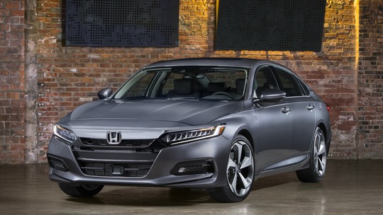 Honda lança 10ª geração do Accord e estreia câmbio automático de 10 marchas