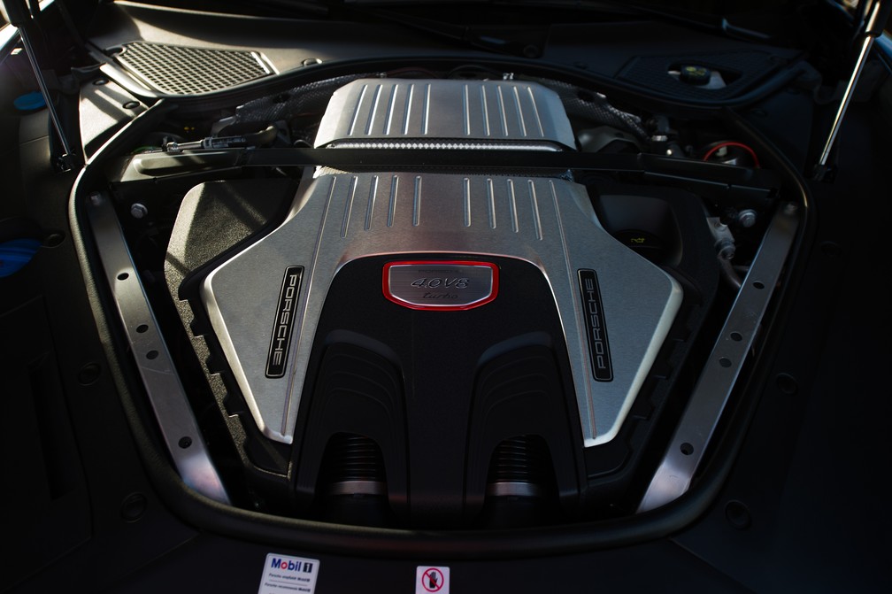 Motor V8 do Porsche Panamera desenvolve 550 cv — Foto: Divulgação/Porsche