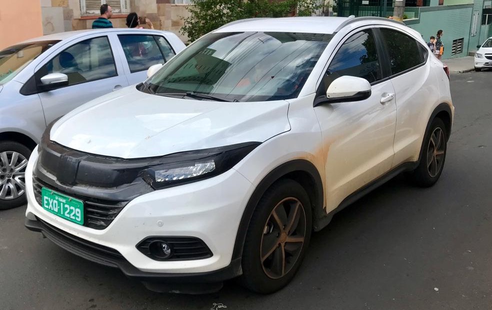 Honda HR-V Touring com motor turbo foi flagrado em Piracicaba, interior de São Paulo — Foto: Allan Vitti/G1