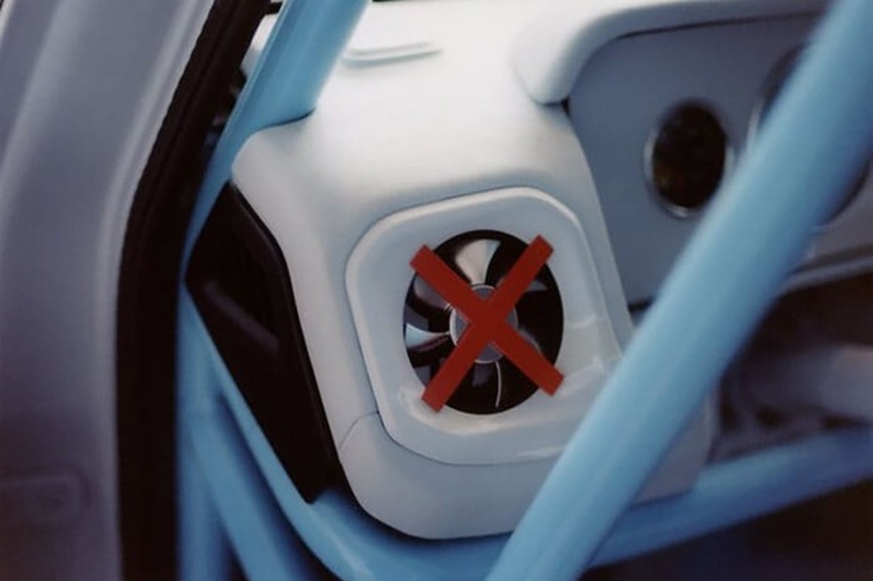 O interior foi feito com detalhes em azul e vermelho para destacar os itens de segurança (Foto: Divulgação) — Foto: Auto Esporte