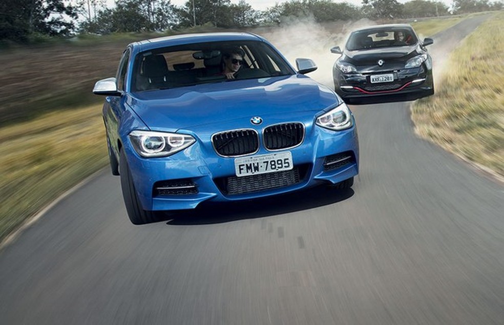 BMW M135i e Renault Mégane RS (Foto: Fabio Aro / Auto News Brasil) — Foto: Auto Esporte