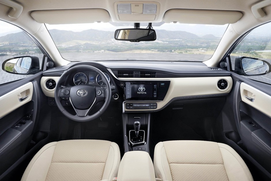 Toyota revela Corolla reestilizado na Europa