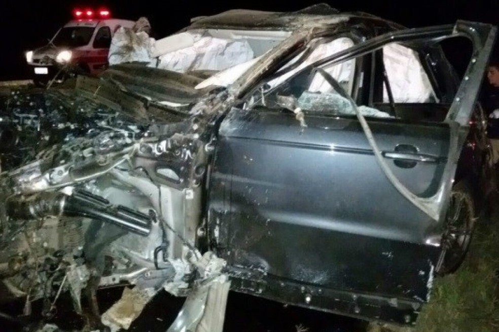 Range Rover Sport de Cristiano Araújo ficou totalmente destruído; motorista respondeu pelo homicídio do casal — Foto: Reprodução/PM-GO
