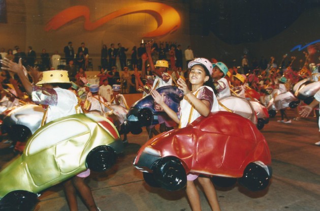 Todas as fantasias e adereços do desfile tinham como tema o novo Palio, até na ala das crianças 