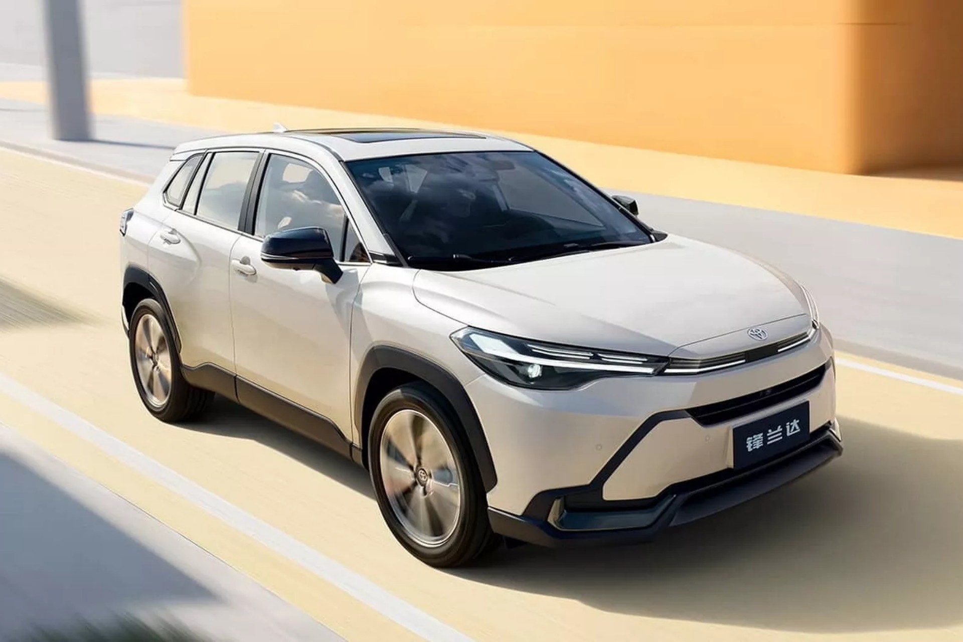 Toyota Corolla Cross chinês tem grade iluminada e nova tela de 13 polegadas
