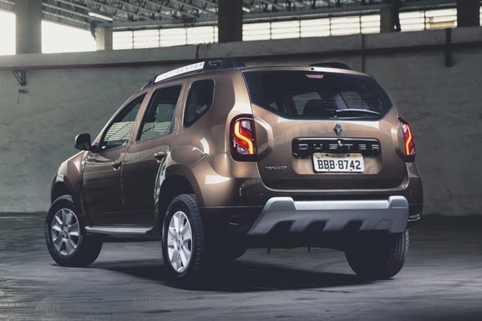 Renault Duster com tração 4X4 tem outro eixo traseiro (Foto: Fábio Aro / Auto News Brasil) — Foto: Auto Esporte