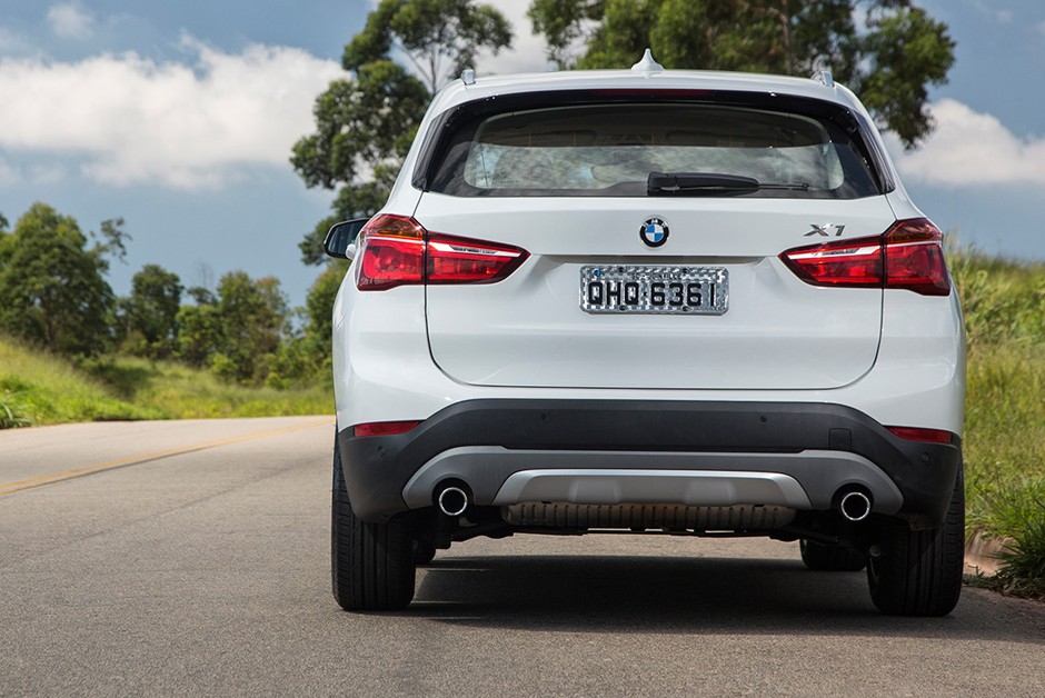 Traseira do BMW X1 sDrive20i