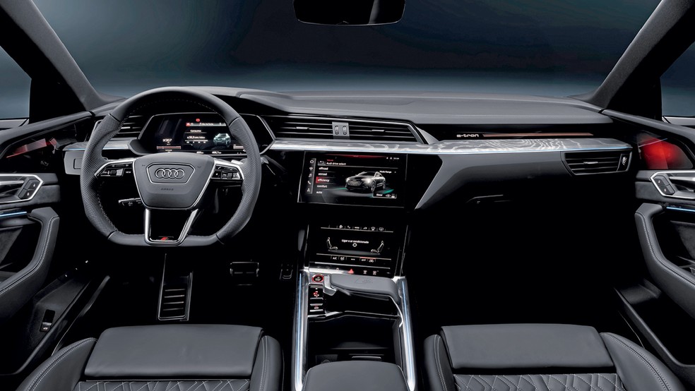 Interior do Audi SQ8 Sportback e-tron chama bastante atenção — Foto: André Schaun/Auto News Brasil