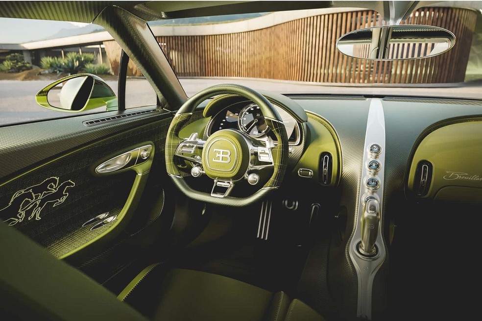 Painel do Bugatti Brouillard 2026 é o mesmo do Mistral, mas com acabamento especial — Foto: Divulgação