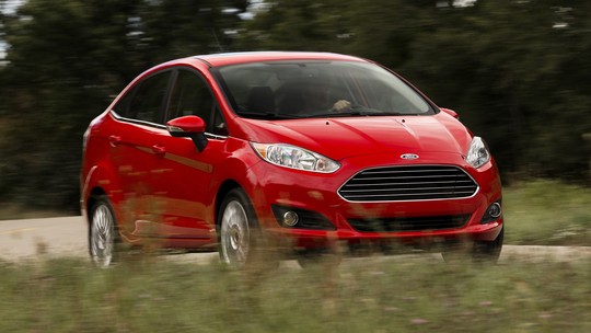 Ford amplia recall por portas que podem se abrir com carro em movimento