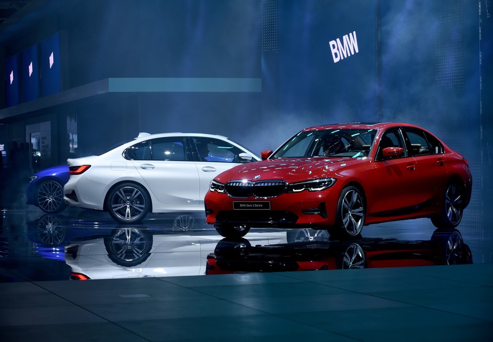 Nova geração do BMW Série 3 é apresentada no Salão de Paris 2018 — Foto: Eric Piermont/AFP 