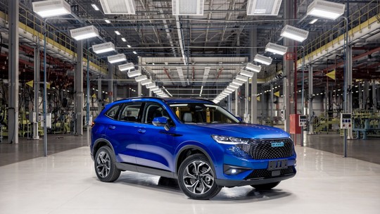 SUV híbrido chinês estreia em 2023 com configuração de três motores exclusiva para o Brasil 