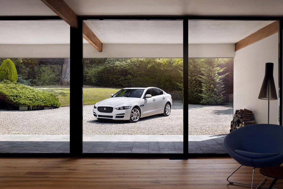 Jaguar XE 2015  