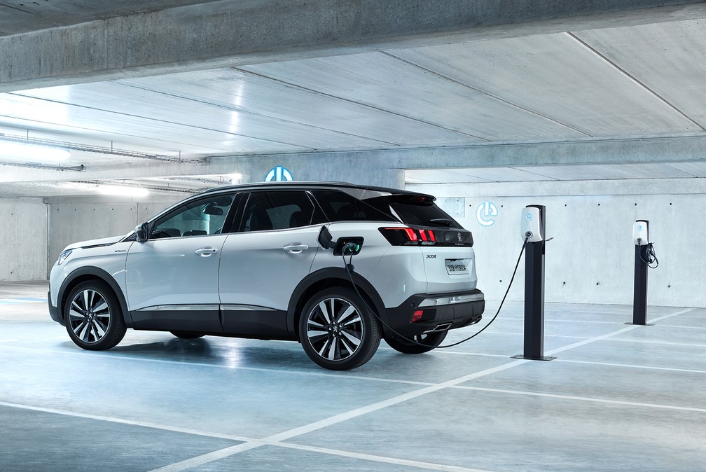 Peugeot 3008 Hybrid4 — Foto: Divulgação