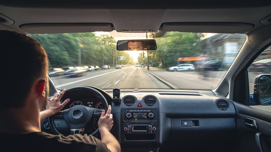 Vai viajar nas férias? Veja infrações que fazem o carro ser apreendido