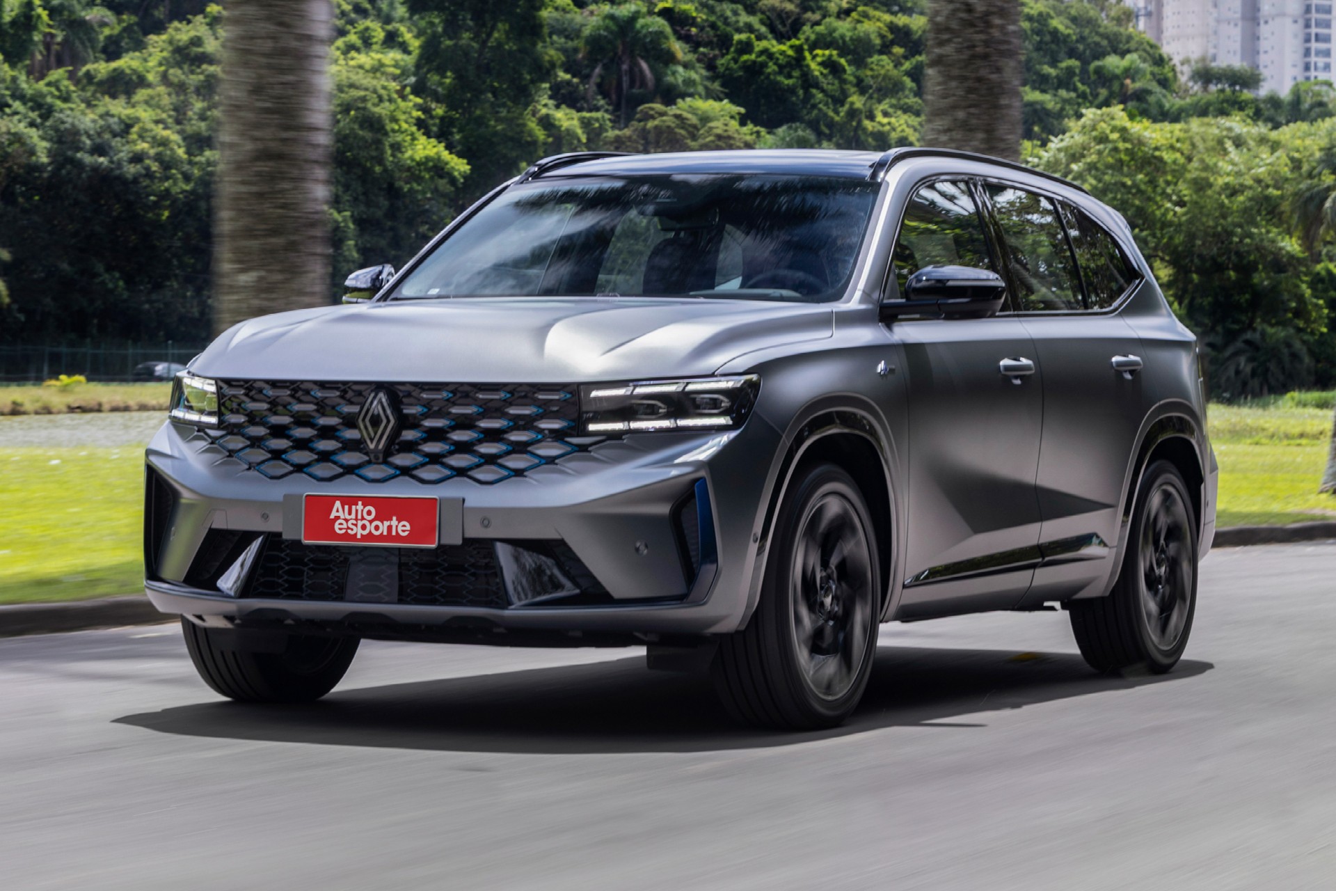 50% dos carros da Renault serão elétricos ou híbridos no Brasil até 2030