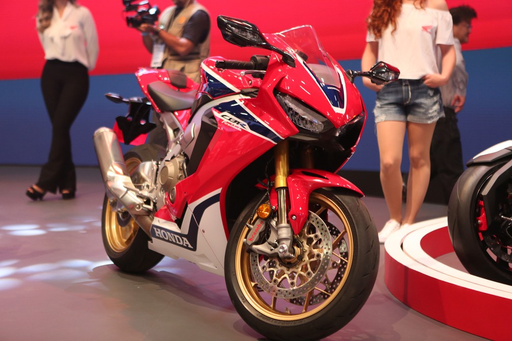 Honda CBR 1000 RR Fireblade 2017 comeca a ter pre venda no Brasil por R 69.990