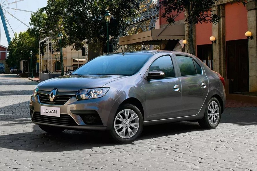 O consumo do Renault Logan Life chega a 14,2 km/l na estrada, com gasolina.