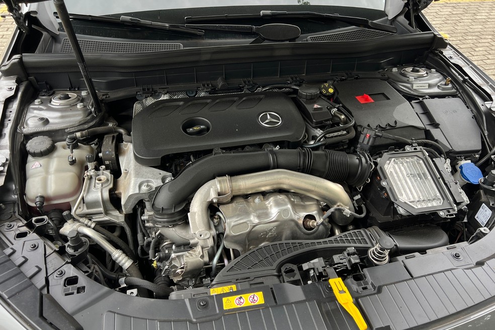 Mercedes-Benz GLB 220 AMG Line acelera de 0 a 100 km/h em 7,9 segundos — Foto: Vitória Drehmer/Auto News Brasil