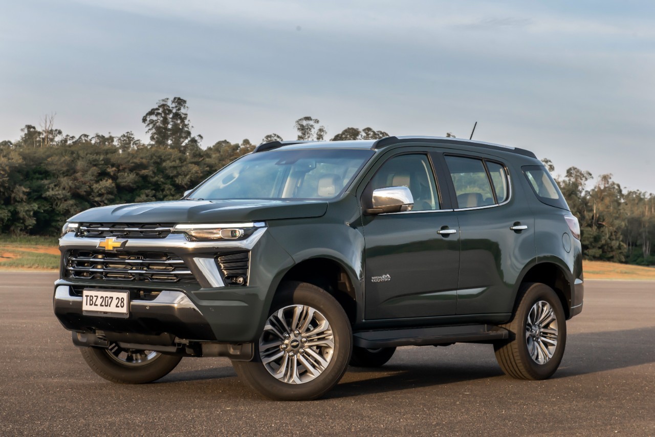 Chevrolet Trailblazer 2025 tem cara nova, mais equipamentos e mantém preço