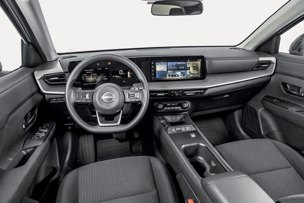 Nissan Kicks Sense - painel e cabine — Foto: Renato Durães/Auto News Brasil