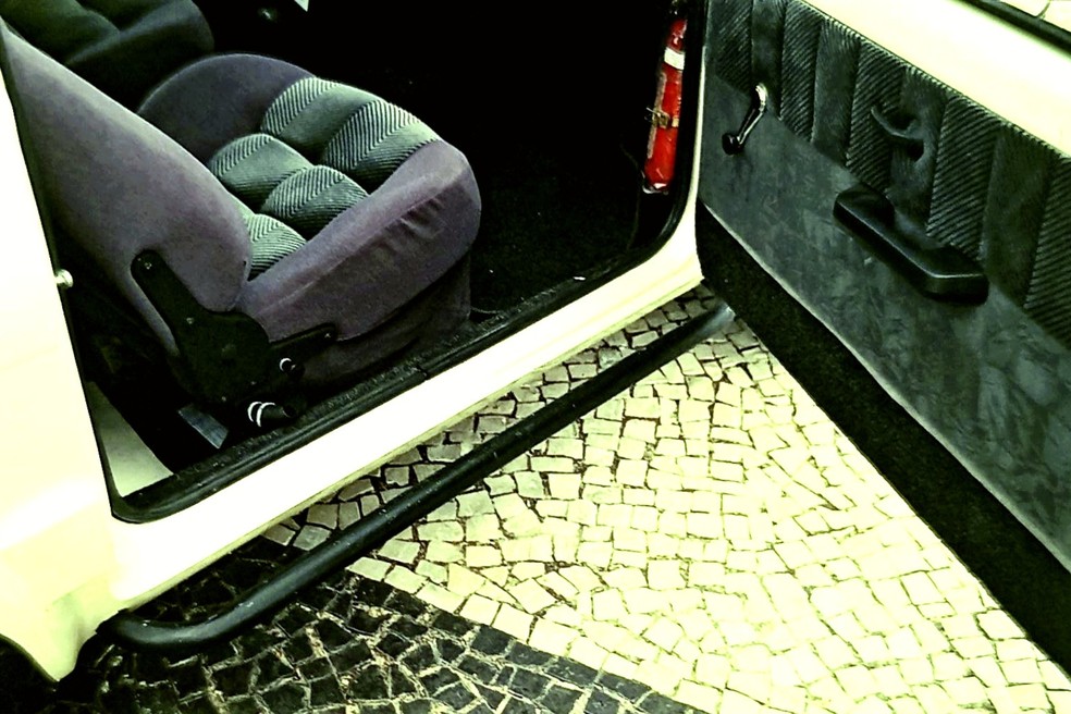 Forrações internas e estribo buscavam refinamento — Foto: Foto: : Autoesporte/Acervo MIAU