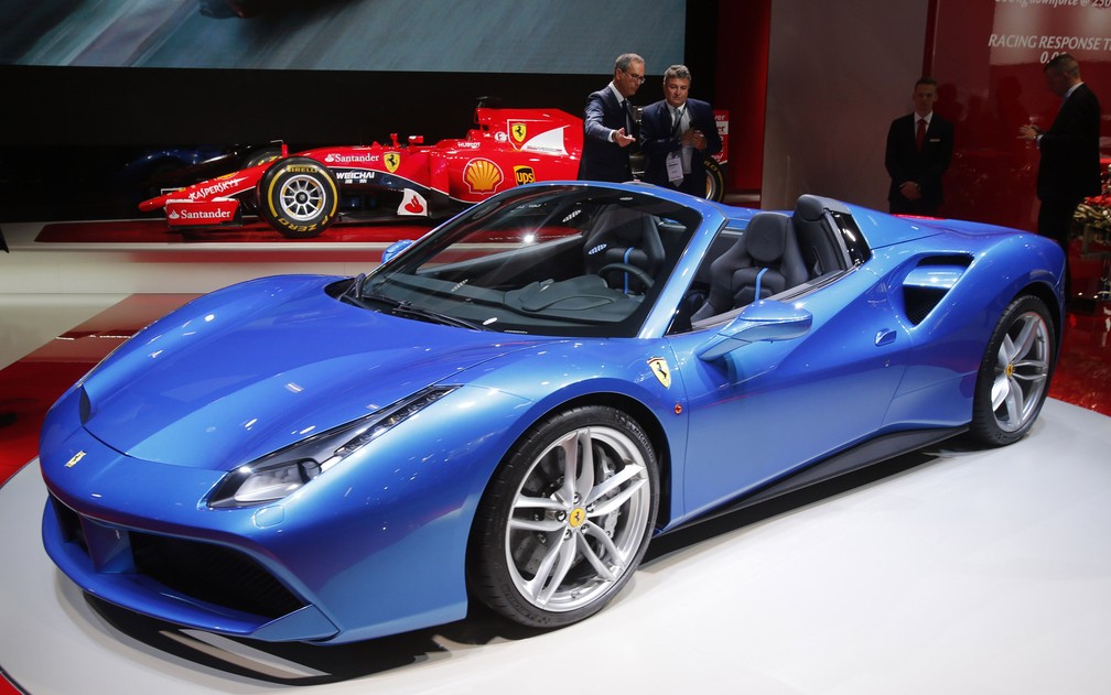 Ferrari 488 Spider — Foto: Michael Probst/AP
