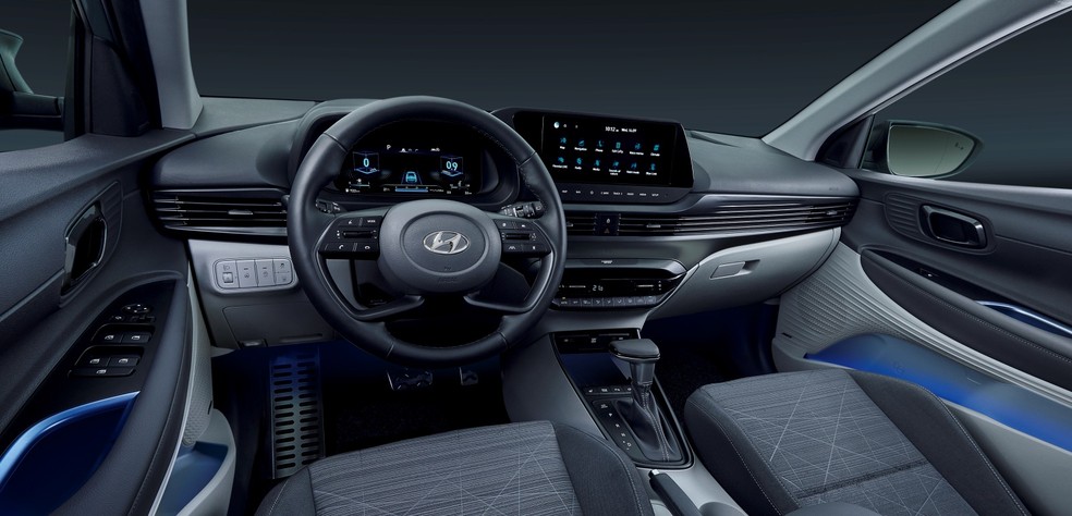 Modelo compartilha o interior com o do hatch i20 — Foto: Divulgação