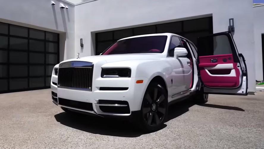 Pai presenteia filha com Rolls-Royce Cullinan