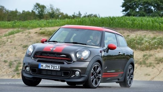 Mini Paceman e Contryman JCW  são reestilizados