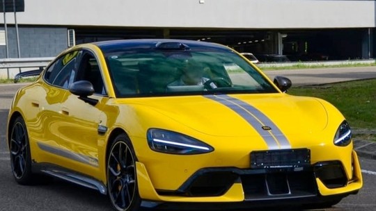 Flagra: Ferrari testa Xiaomi de 1.500 cv para criar novo esportivo elétrico