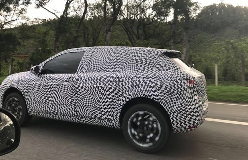 O leitor Igor Rocha fotografou um C4 Cactus em testes próximo a Porto Real (Foto: Igor Rocha/Auto News Brasil) — Foto: Auto Esporte