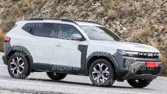Flagra: Renault testa conjunto híbrido 4x4 de picape sucessora da Oroch