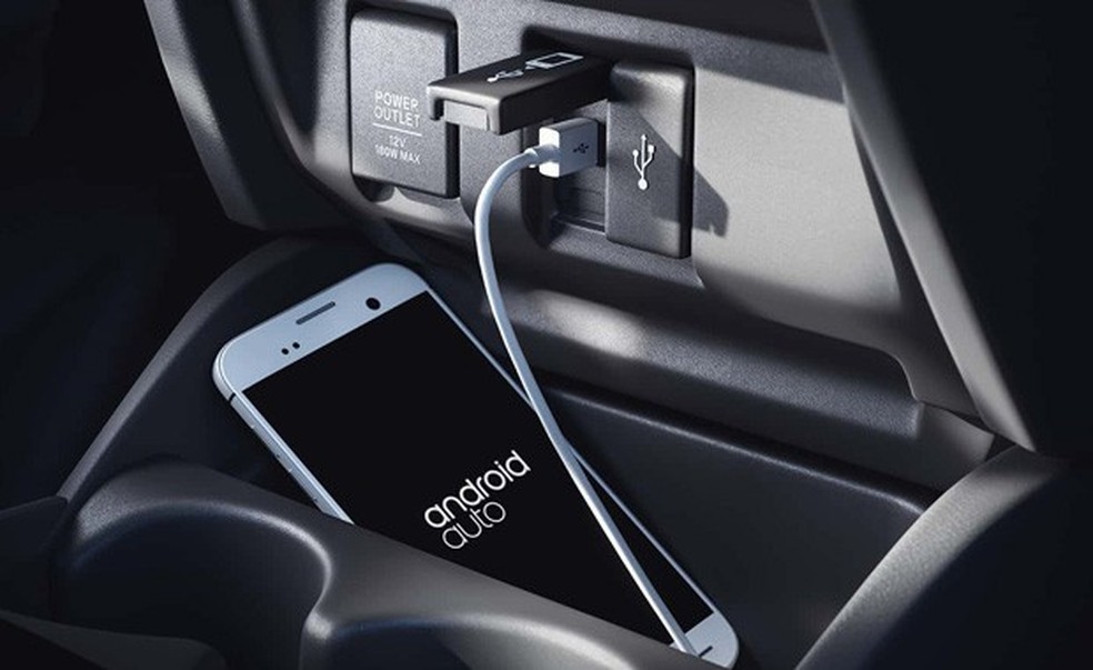 Entrada USB Fit 2018 EXL (Foto: Divulgação) — Foto: Auto Esporte
