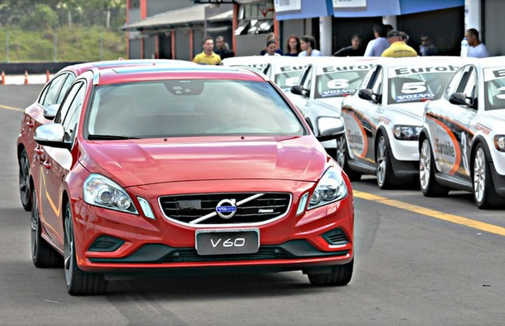 Volvo V60 (Foto: Paolo Reis/Volvo) — Foto: Auto Esporte