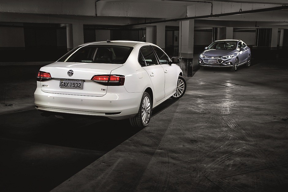 Volkswagen Jetta e Chevrolet Cruze