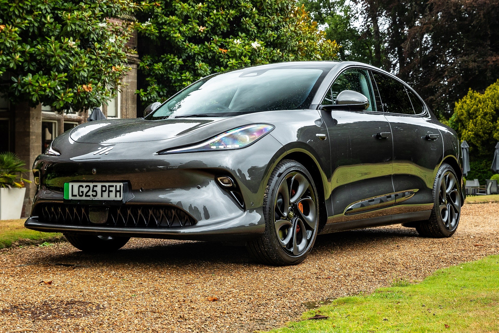 MG vai lançar nova marca de luxo no Brasil contra Denza e Zeekr