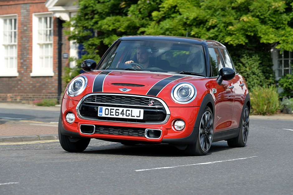 Mini Cooper com cinco portas