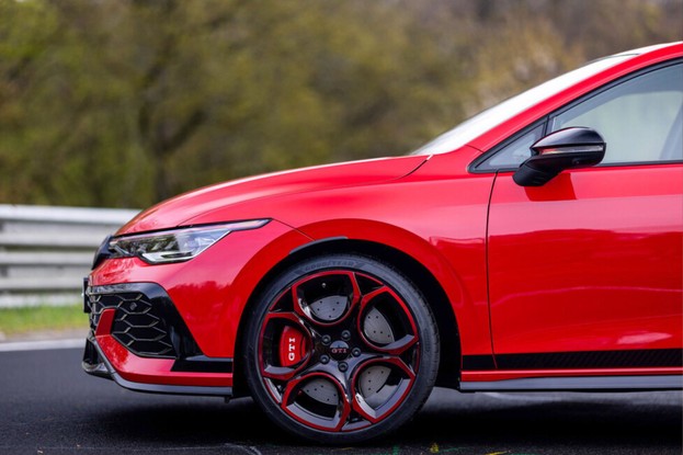 Volkswagen Golf GTI Edition 50 - lateral e roda