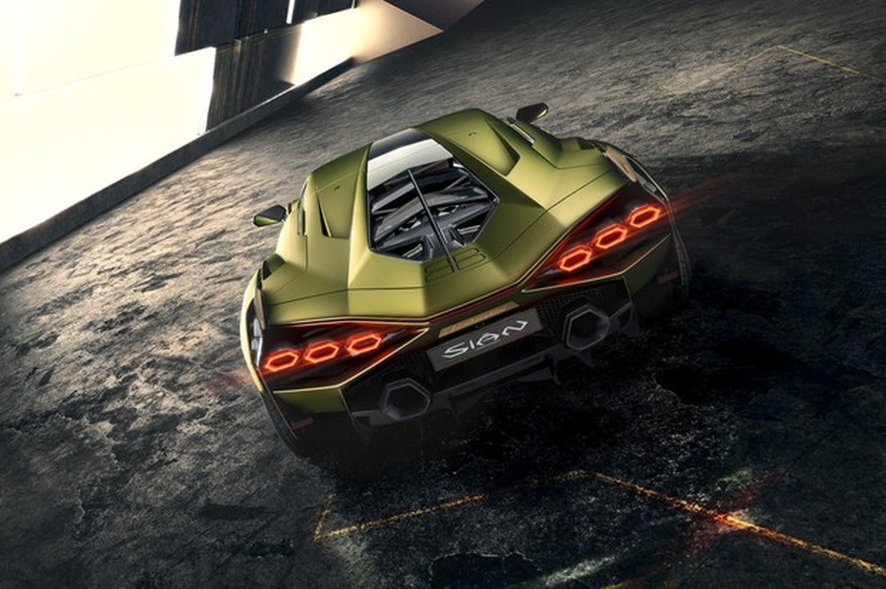 Sián é o inédito híbrido da Lamborghini: são 819 cv combinados (Foto: Divulgação) — Foto: Auto Esporte