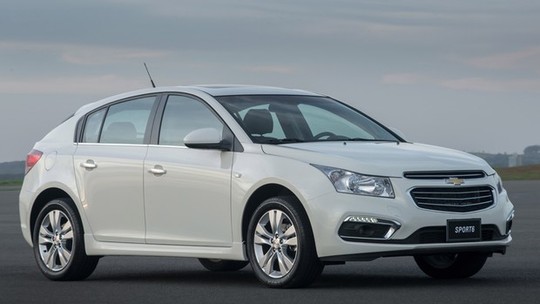 Prestes a mudar, Chevrolet Cruze hatch tem descontos de até R$ 9 mil
