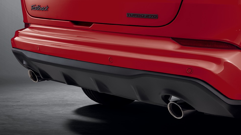 Fiat Fastback Abarth tem o escapamento duplo — Foto: Divulgação