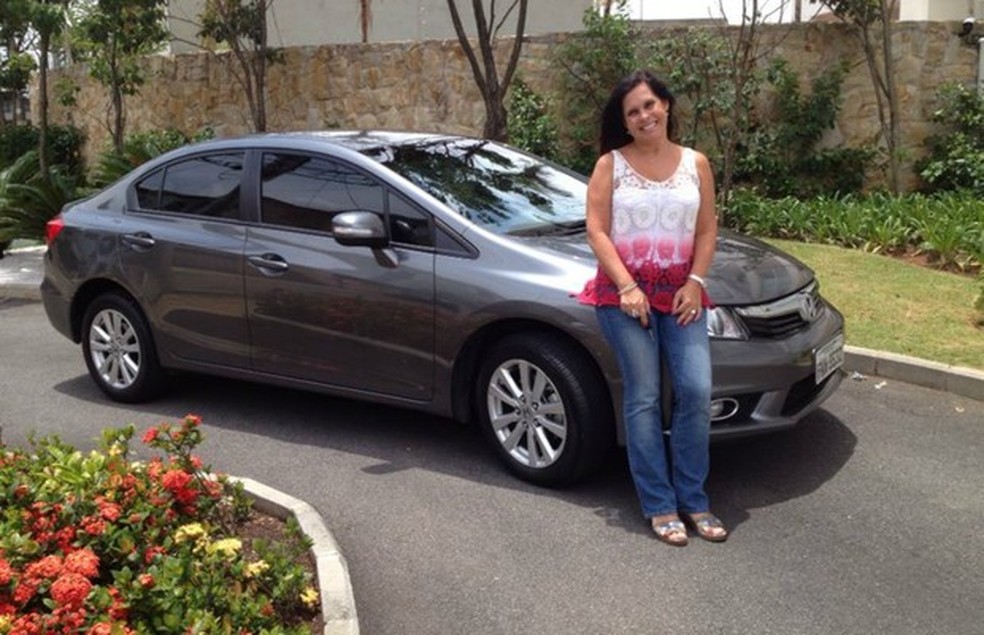 Mônica Lico é proprietária de um Honda Civic (Foto: Arquivo Pessoal ) — Foto: Auto Esporte