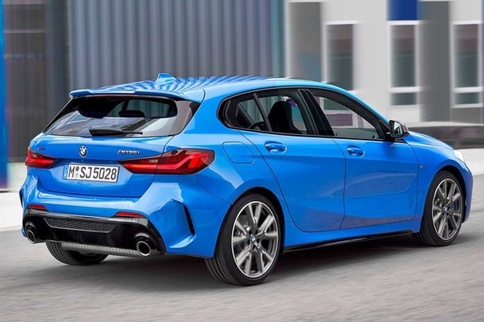 Ao contrário dos Série 1 mais simples, o M135i tem tração integral (Foto: Divulgação) — Foto: Auto Esporte