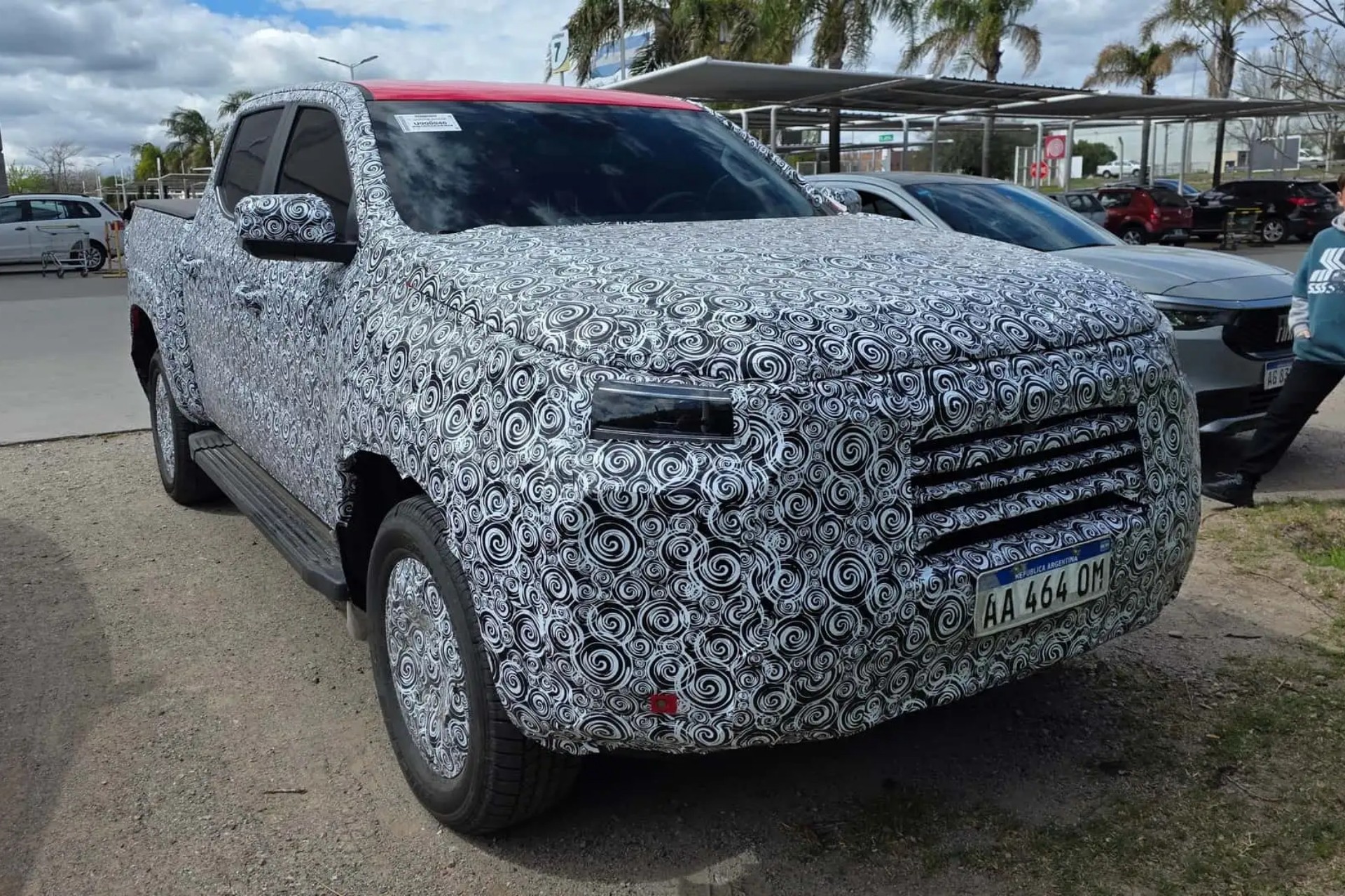 Flagra: Ram Dakota terá versões da Rampage e painel de carro de luxo